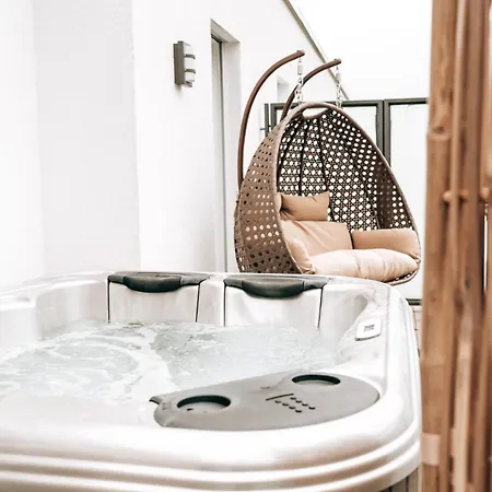 Getaway Penthouse: & Cinema Apartman