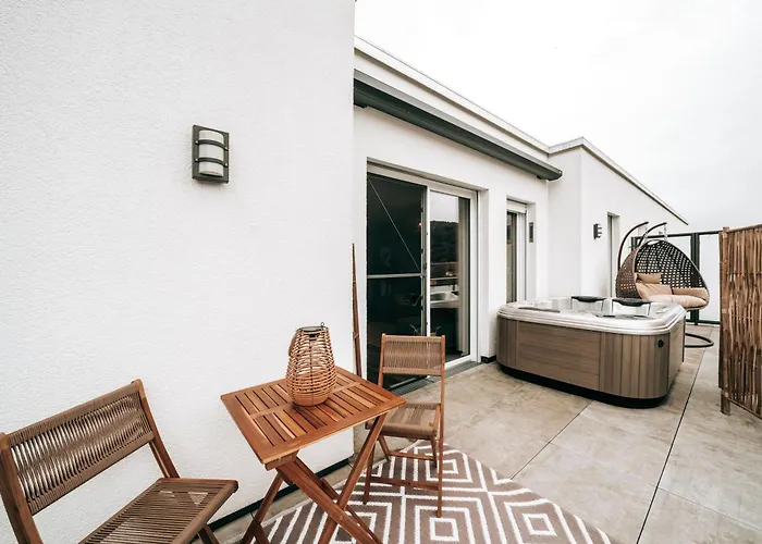 Getaway Penthouse: & Cinema דירה